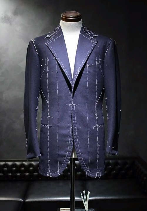 九游体育网站：CityCutting｜废弃西服布料的重生与启示(图1)