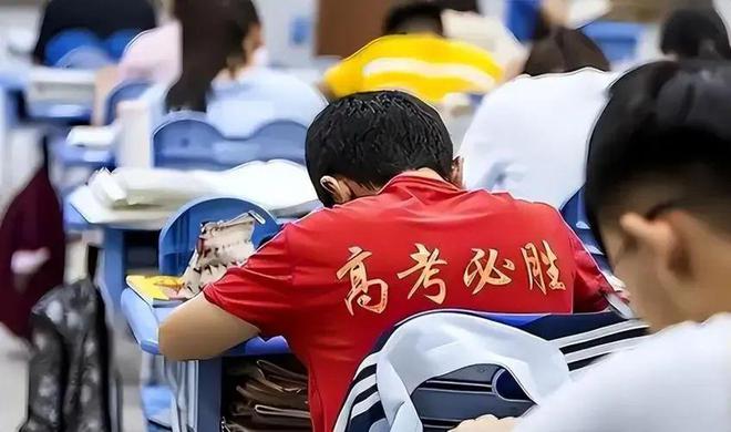 高考II如何选择服装设计院校？全国最新服装院校！(图1)