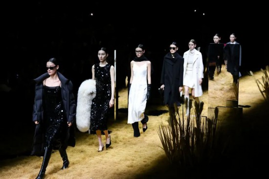 聚合时尚新势力深圳时装周2024秋冬系列启幕(图11)
