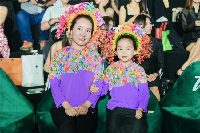 九游体育网站：第一次因为看秀给看哭！TonyTony’s2024秋冬系列时装秀太好哭了(图3)