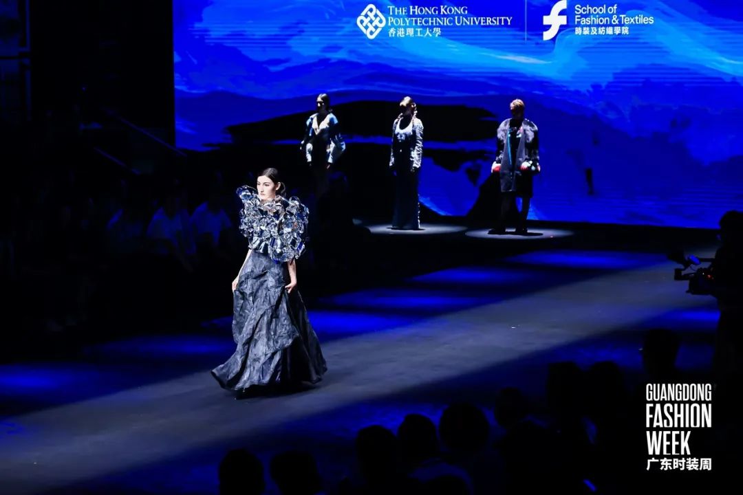 九游体育:2024广东时装周-春季开幕式“粤港澳大湾区时尚汇演2024-广州站”震撼登台(图5)