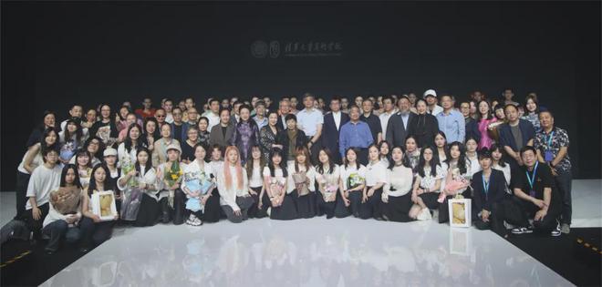 清华大学美术学院2024届服装毕业设计作品(图1)