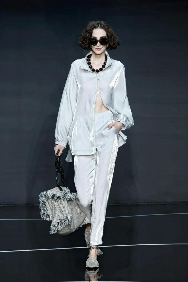 EmporioArmani2024春夏系列甜美意境美学时尚(图12)