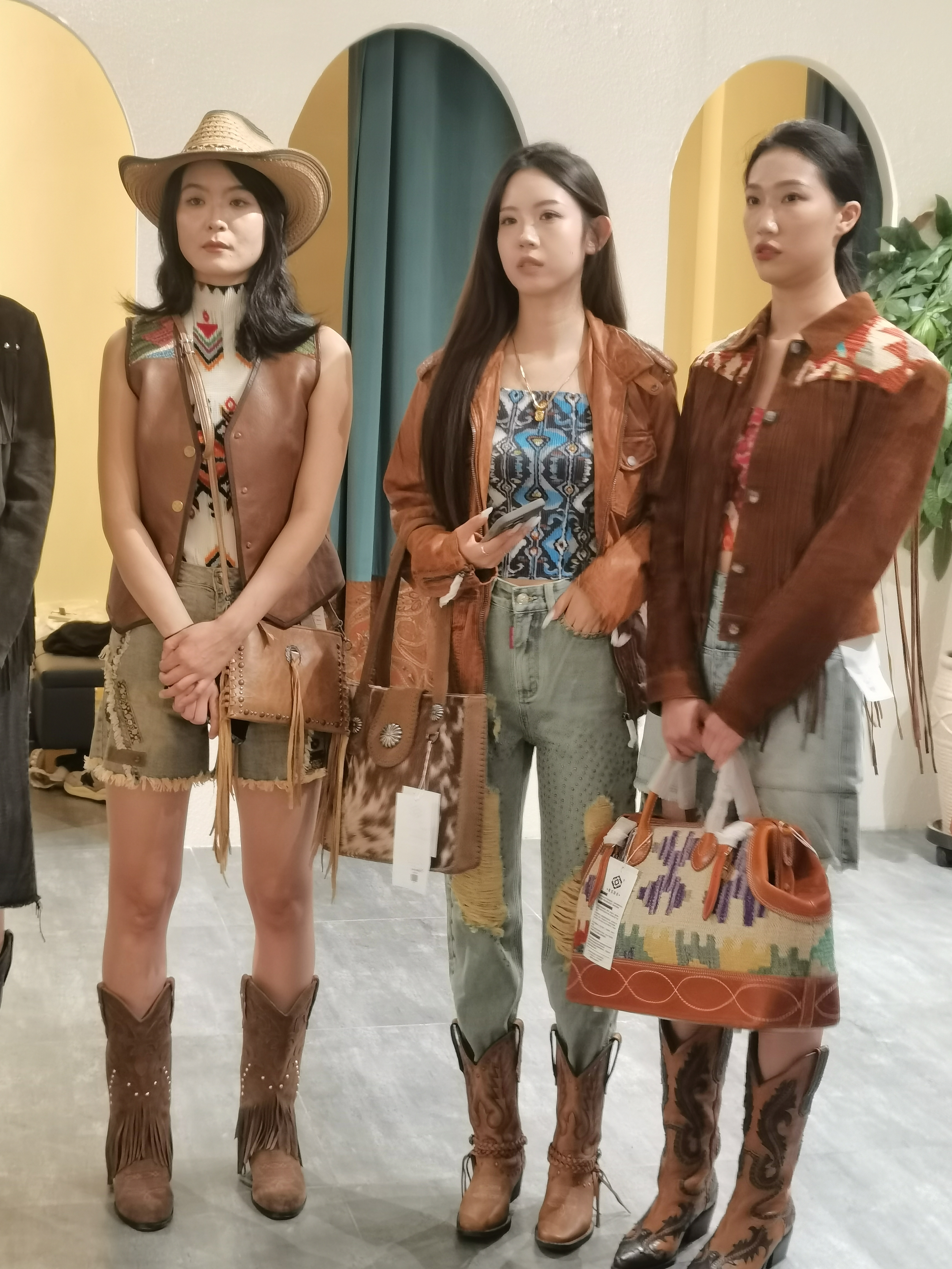 亚欧时装周上崛起“新锐”力量(图2)