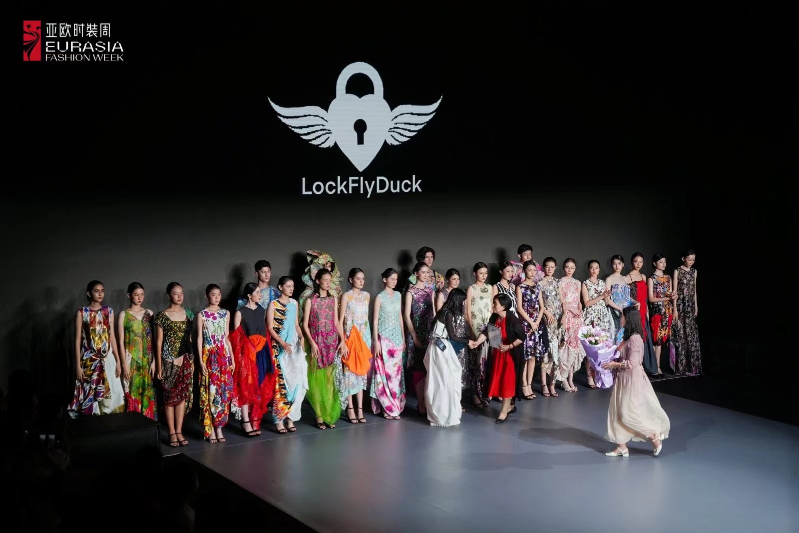 亚欧时装周上崛起“新锐”力量(图8)