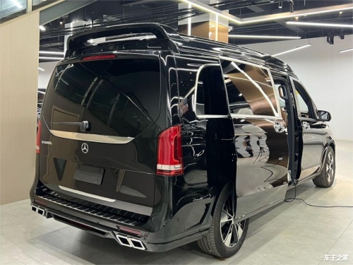 2022奔驰V级全系热销中目前优惠高达8万元(图1)