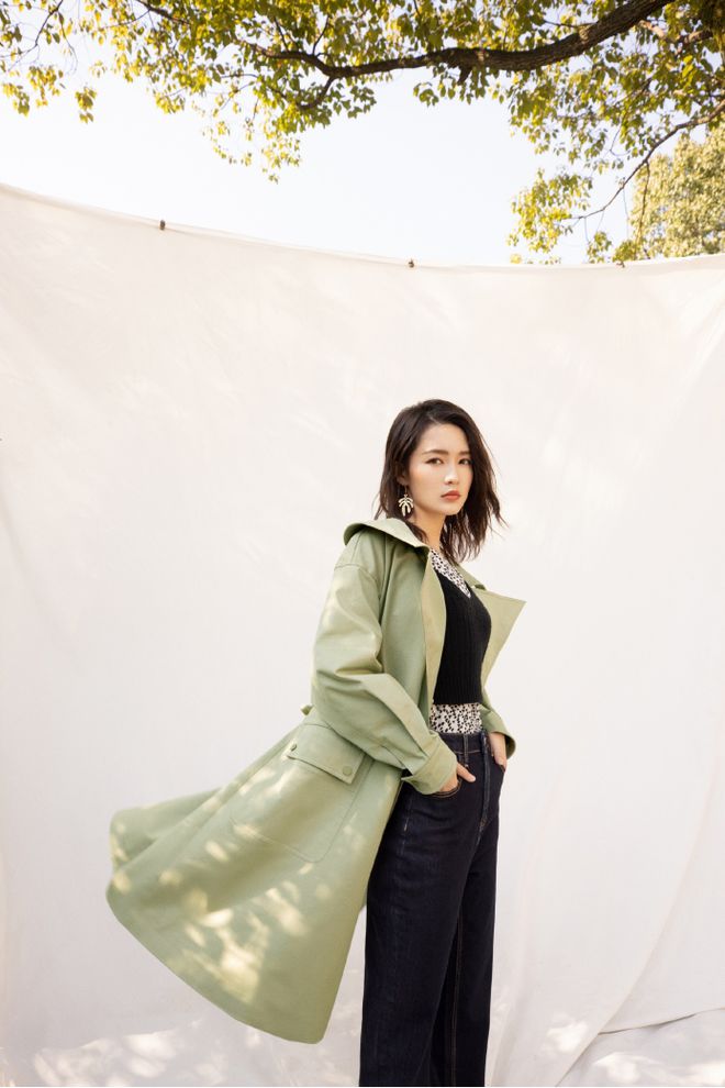 甜美的李沁也开始走气质路线？穿墨绿色长裙太高级身材太绝了(图7)