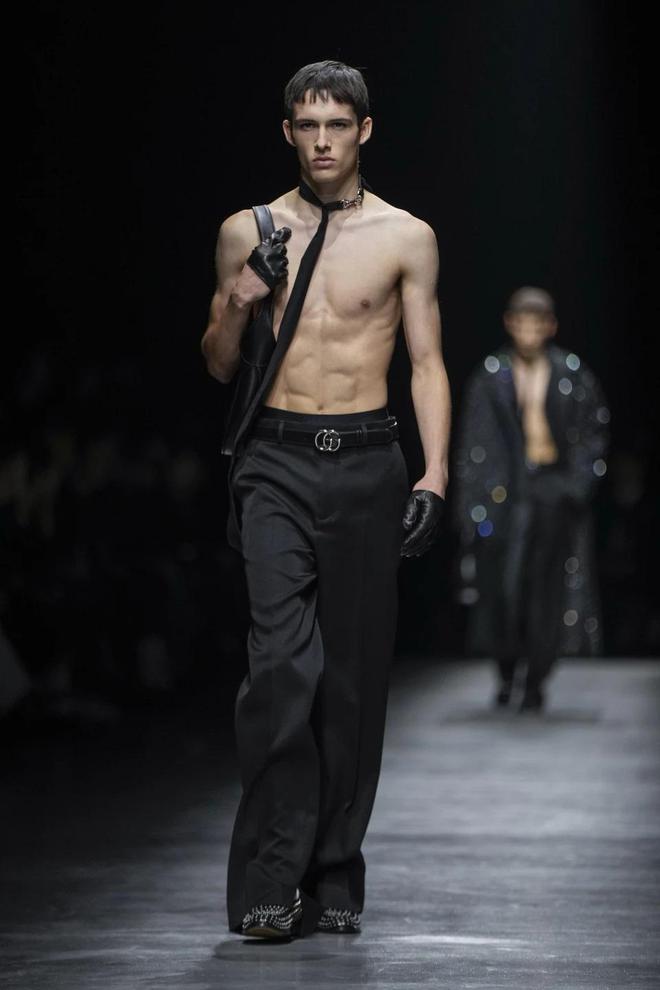 九游体育：2024古驰Gucci最新男装(图2)