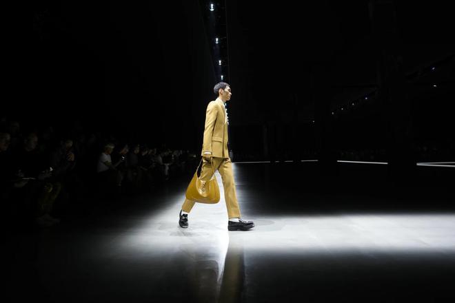 九游体育：2024古驰Gucci最新男装(图3)