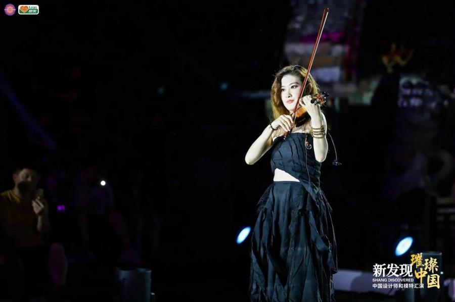 九游体育网站：2024新发现中国设计师和模特浙江分汇演圆满落幕时尚新势力闪亮登场(图5)