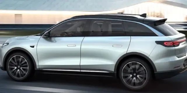 不足14万拿下“西装暴徒”入门即高配一脚轰出544马力放弃比亚迪(图1)