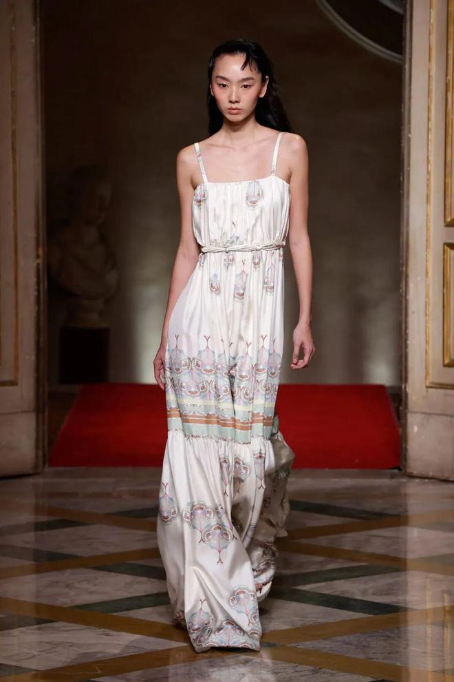 九游体育网站:HUI2024春夏系列清新活力光泽简约还有东方韵味(图12)