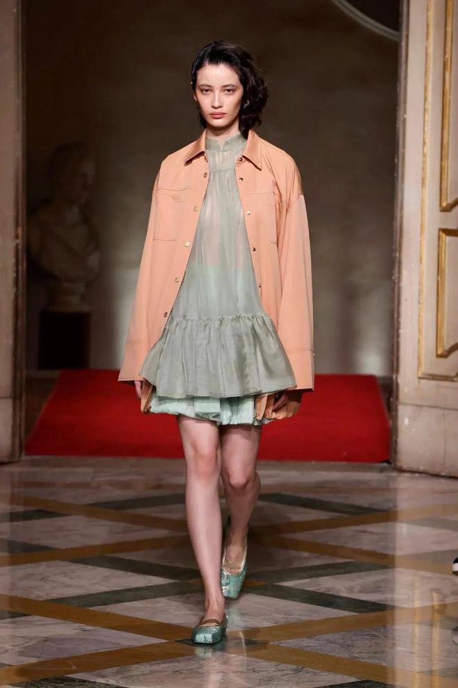 九游体育网站:HUI2024春夏系列清新活力光泽简约还有东方韵味(图15)