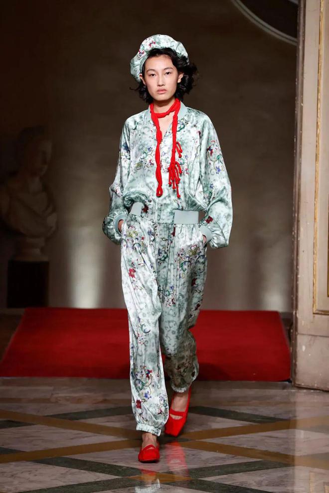 九游体育网站:HUI2024春夏系列清新活力光泽简约还有东方韵味(图18)