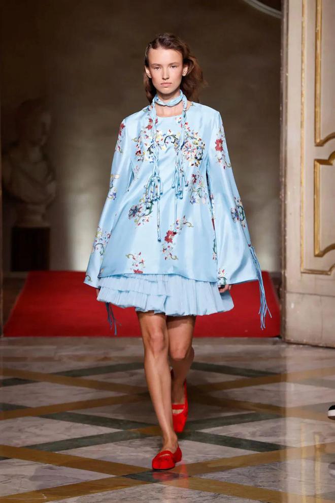 九游体育网站:HUI2024春夏系列清新活力光泽简约还有东方韵味(图19)