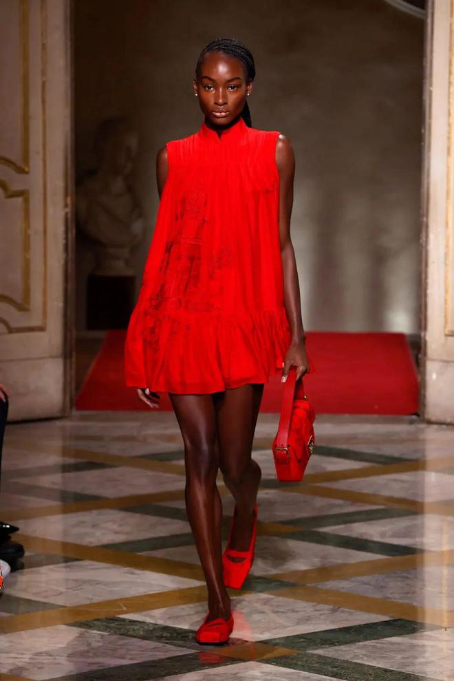 九游体育网站:HUI2024春夏系列清新活力光泽简约还有东方韵味(图28)