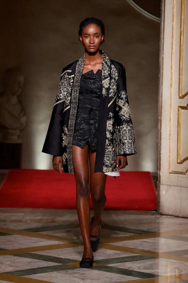 九游体育网站:HUI2024春夏系列清新活力光泽简约还有东方韵味(图31)