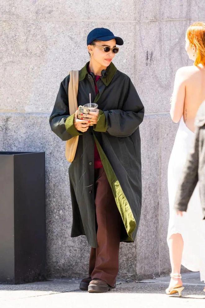 九游体育网站：2024年最流行这3种时髦风格穿对了真的很显高级！(图2)