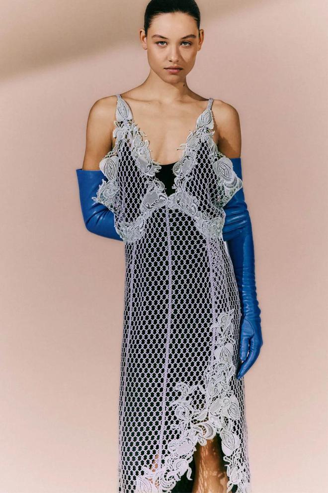 九游体育网站：Lanvin2024春夏系列设计独特廓形剪裁(图4)