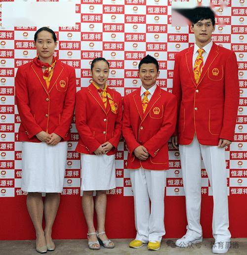 眼前一黑！看到2024奥运会中国队的服装设计很难不觉得遗憾吧。（附：各国代表团队服z装）(图5)