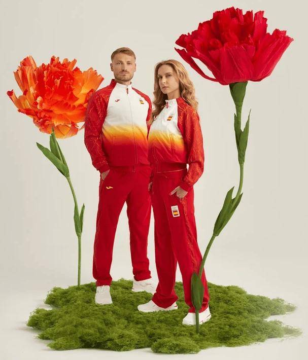 眼前一黑！看到2024奥运会中国队的服装设计很难不觉得遗憾吧。（附：各国代表团队服z装）(图12)