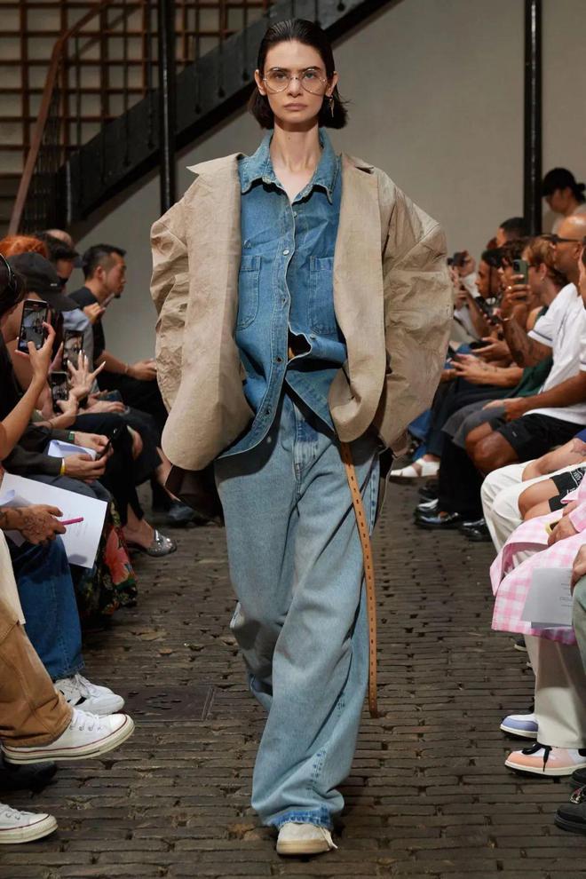 九游体育：2024关于牛仔的6大流行趋势(图6)