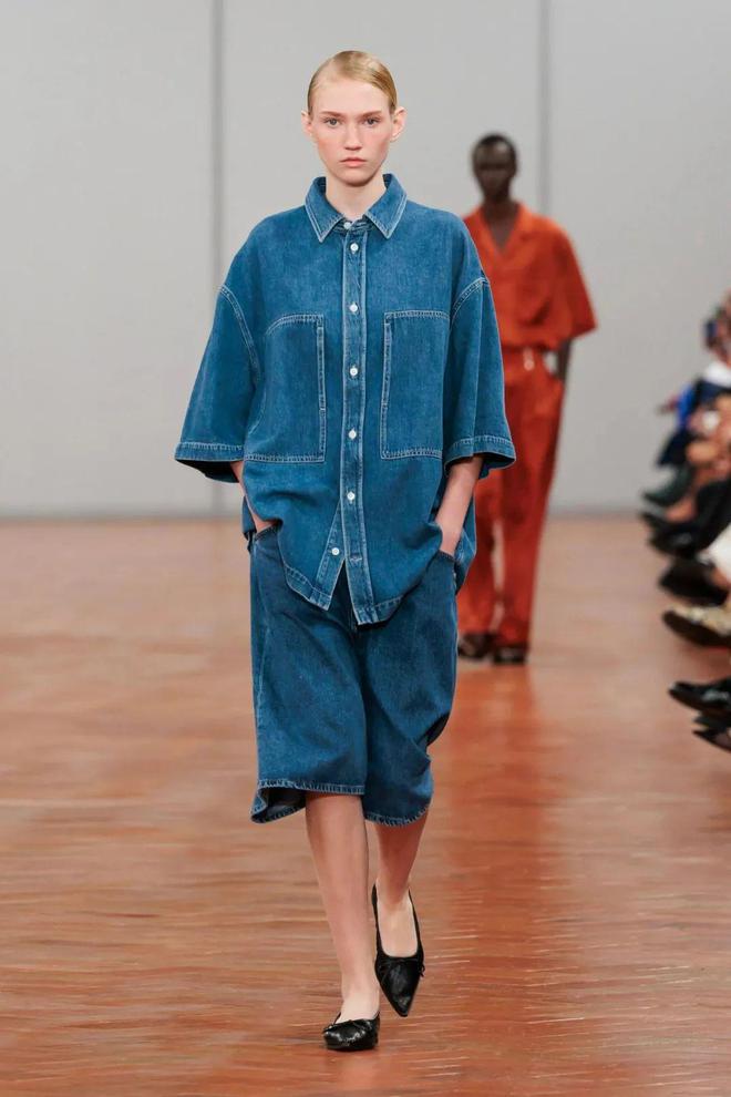 九游体育：2024关于牛仔的6大流行趋势(图1)