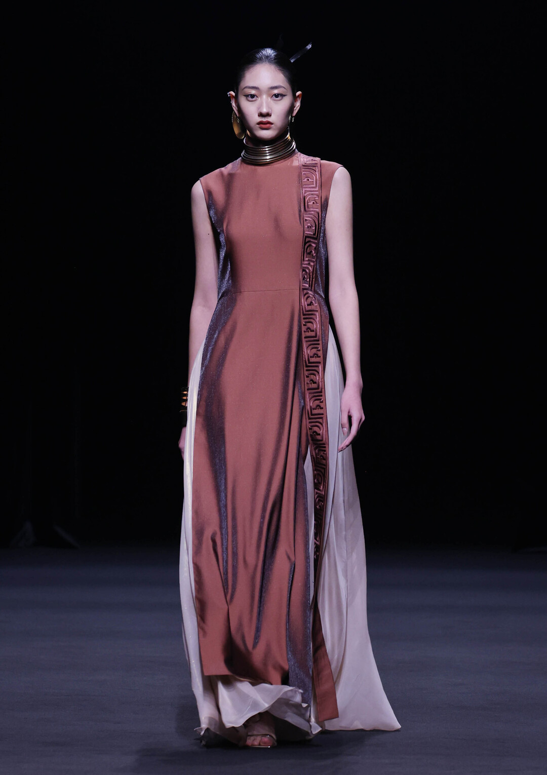 九游体育网站：2024春夏中国国际时装周开幕(图1)