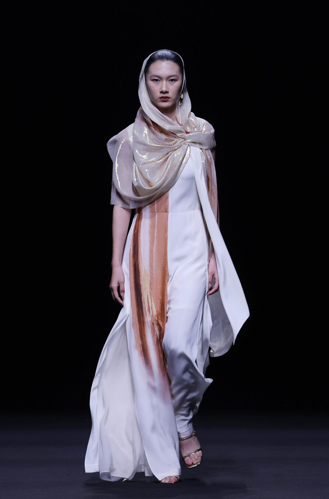 九游体育网站：2024春夏中国国际时装周开幕(图4)