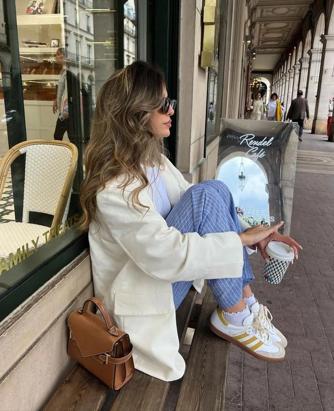 早秋外套千万别乱选！薄款西装外套是首选爱美的人早就穿上了(图7)