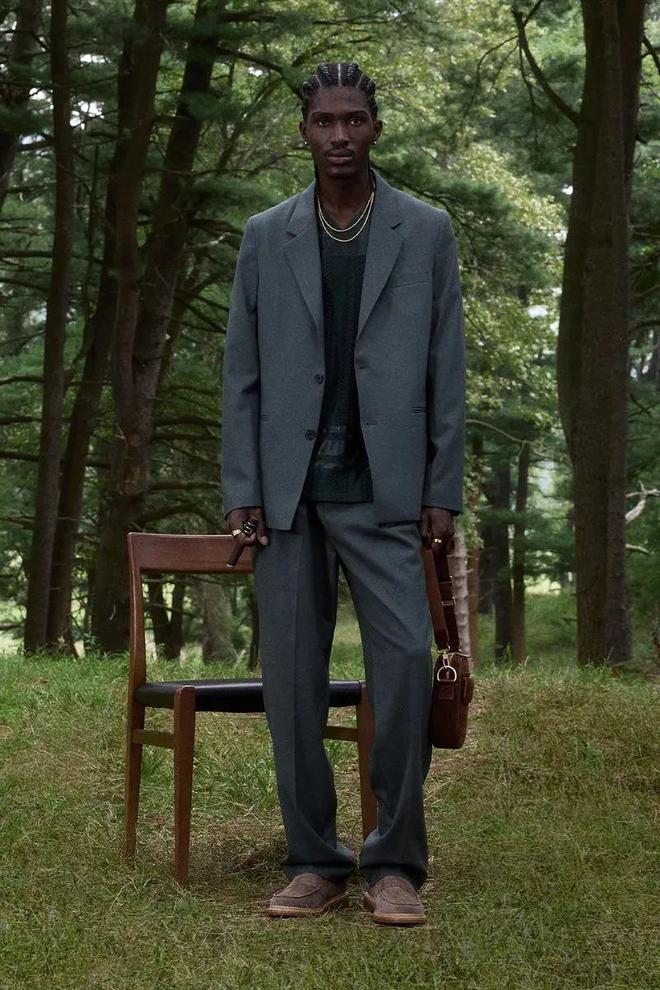 爹味100%！Lisa带货的「Kith」2024秋季型录大曝光今日开售！(图6)