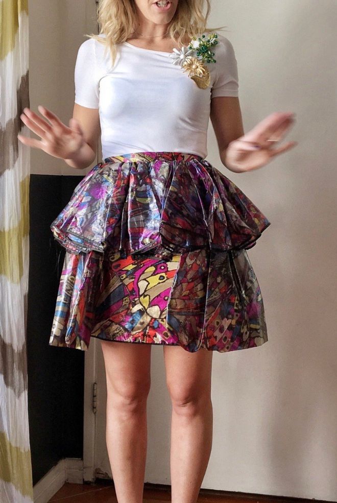 九游体育：女生穿西装怎么配口袋巾不咋眼？从旧金山联储主席的口袋巾说起(图6)