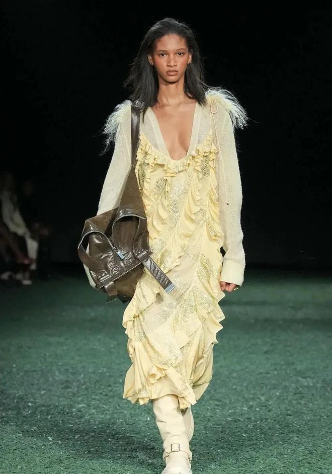 Burberry2024秋冬系列洒脱酷飒(图23)