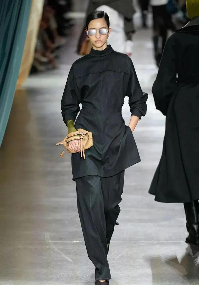 Fendi2024秋冬系列自然都市设计(图11)