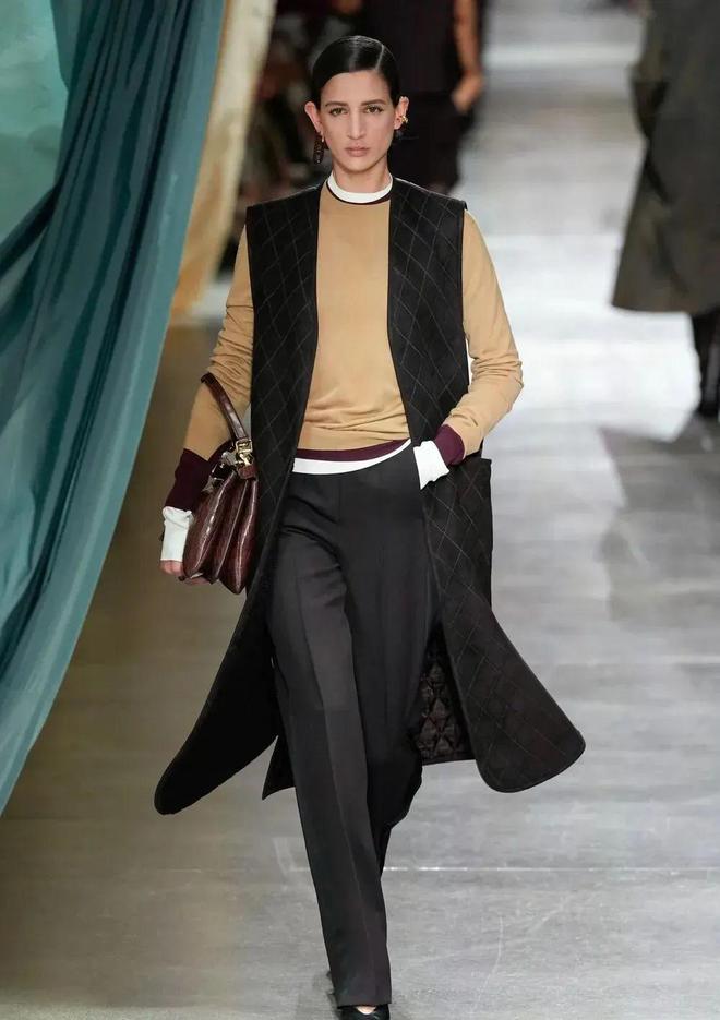Fendi2024秋冬系列自然都市设计(图29)
