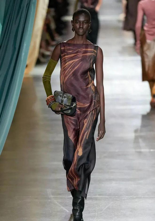 Fendi2024秋冬系列自然都市设计(图48)