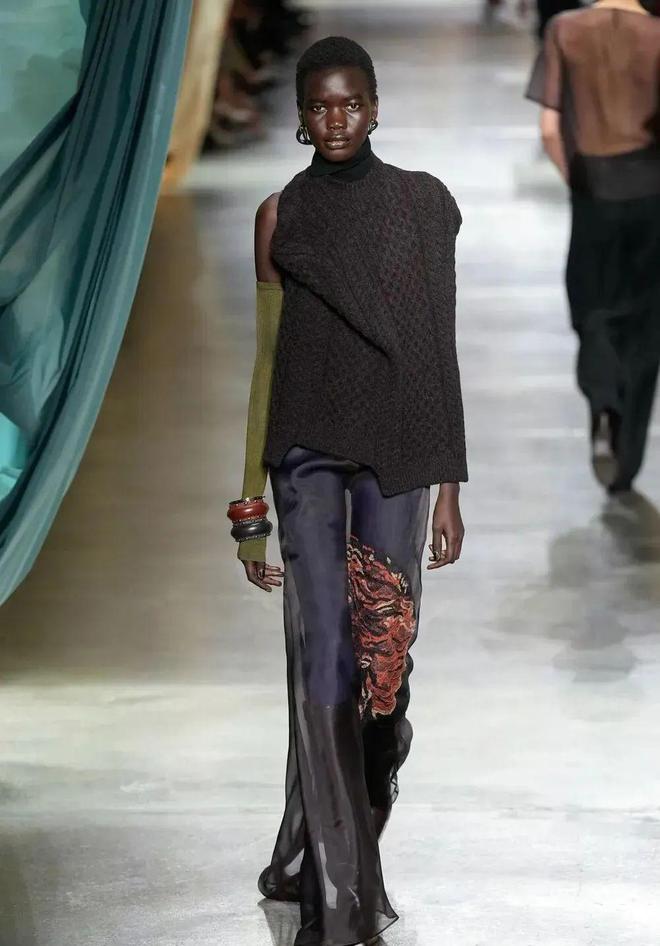 Fendi2024秋冬系列自然都市设计(图49)