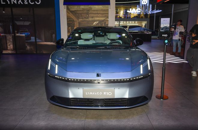 优惠后1968万起超5米的领克Z10西装暴徒纯电900V平台(图6)