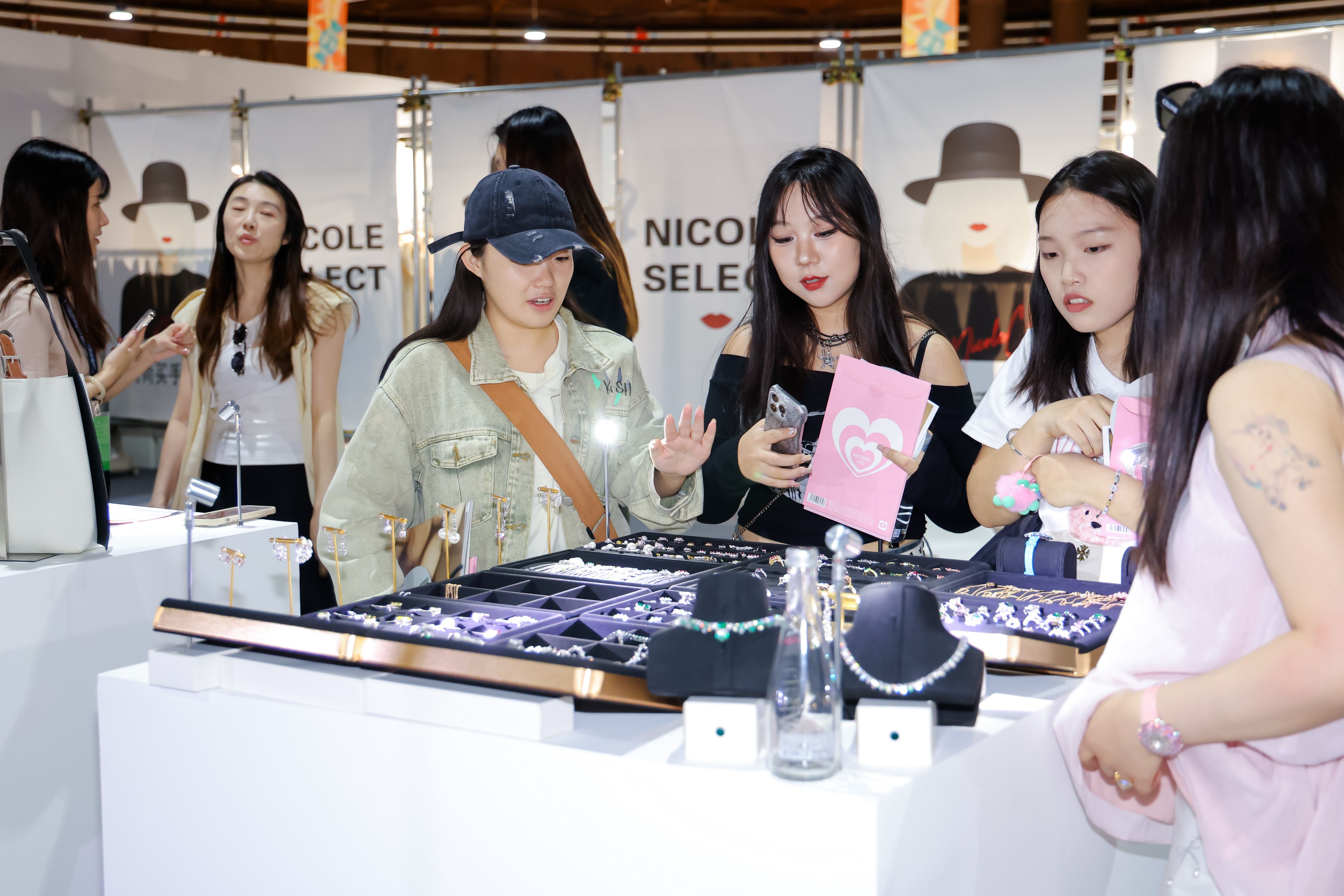 SS25DHUB设计汇启幕：迈入下一个「盛」放十年(图9)