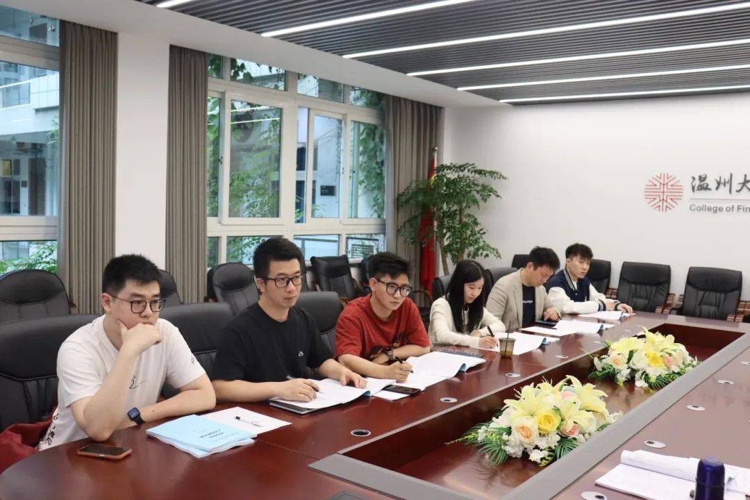 九游体育:服装与服饰设计专业2024级本科人才培养方案论证会顺利召开(图4)