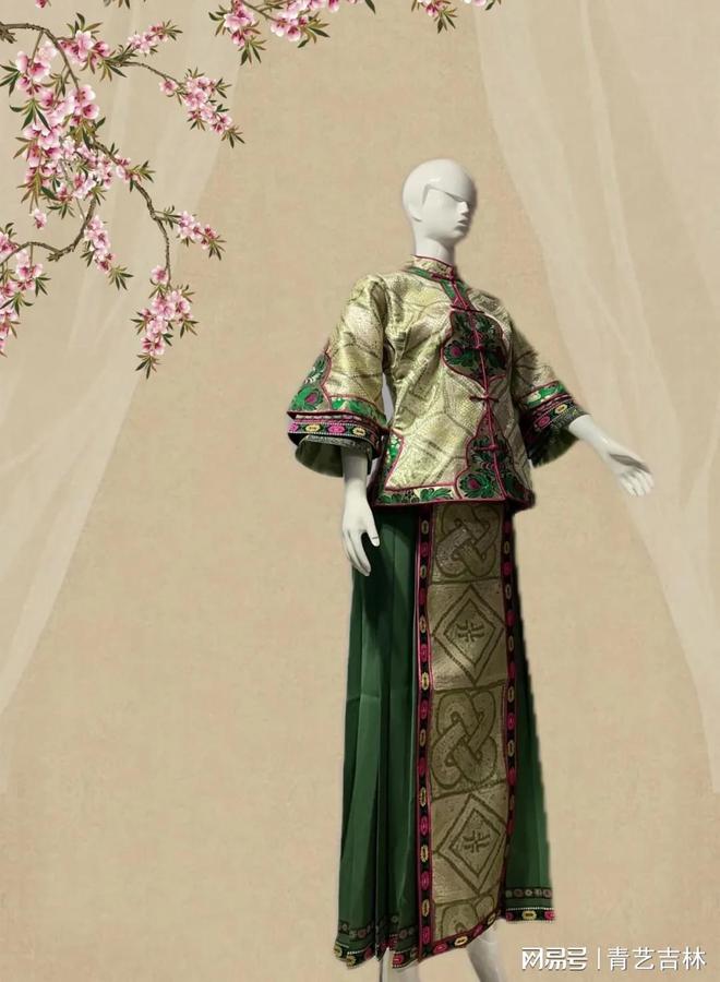 省十佳服装设计师张晋携最新力作亮相大连时装周(图2)