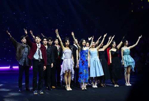 九游体育:北京服装学院时尚传播学院举行2024届本科毕业设计作品展演(图5)