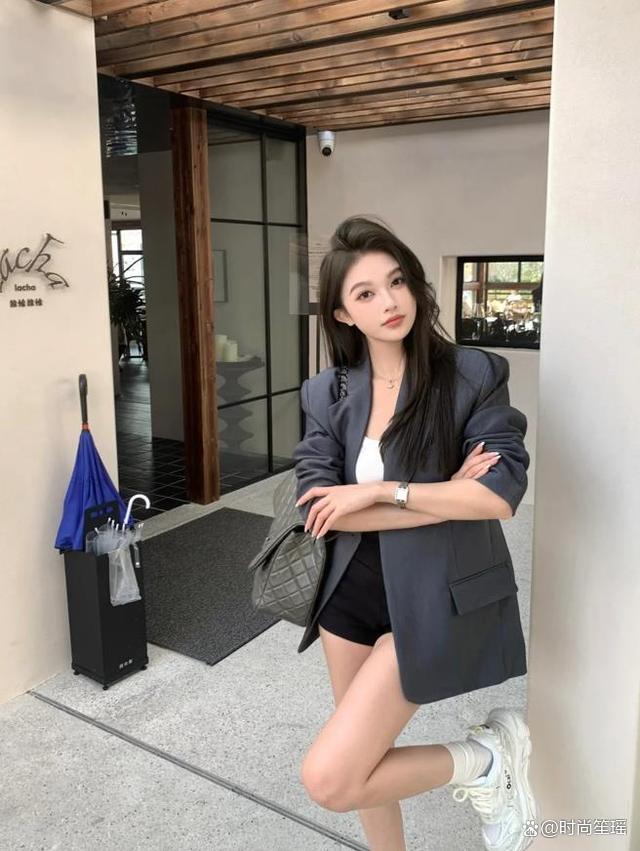 秋日西装新风尚选对鞋履时髦感瞬间升级！(图8)