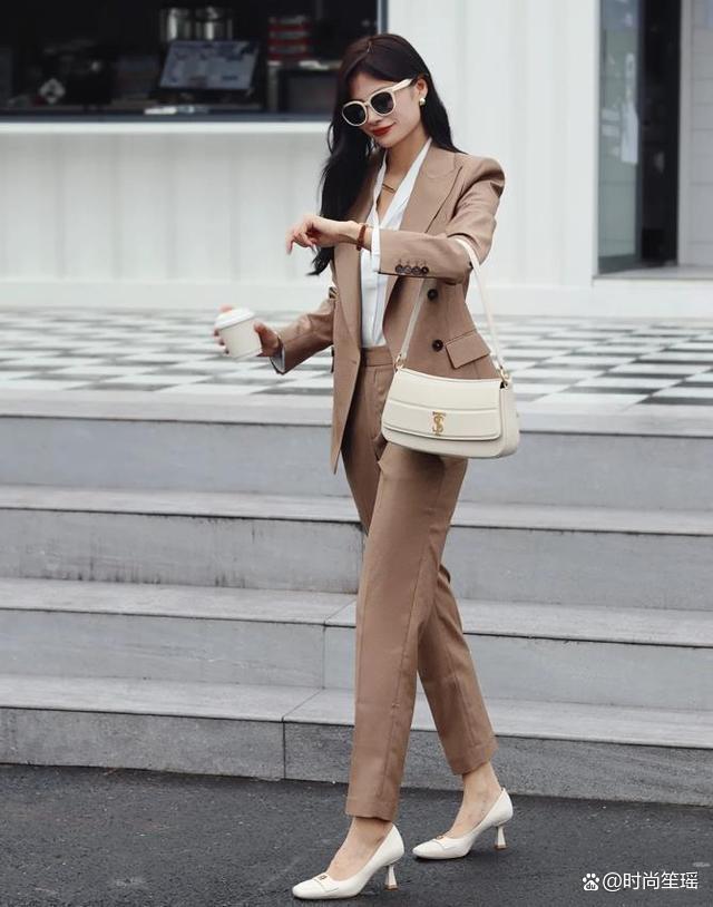 秋日西装新风尚选对鞋履时髦感瞬间升级！(图14)