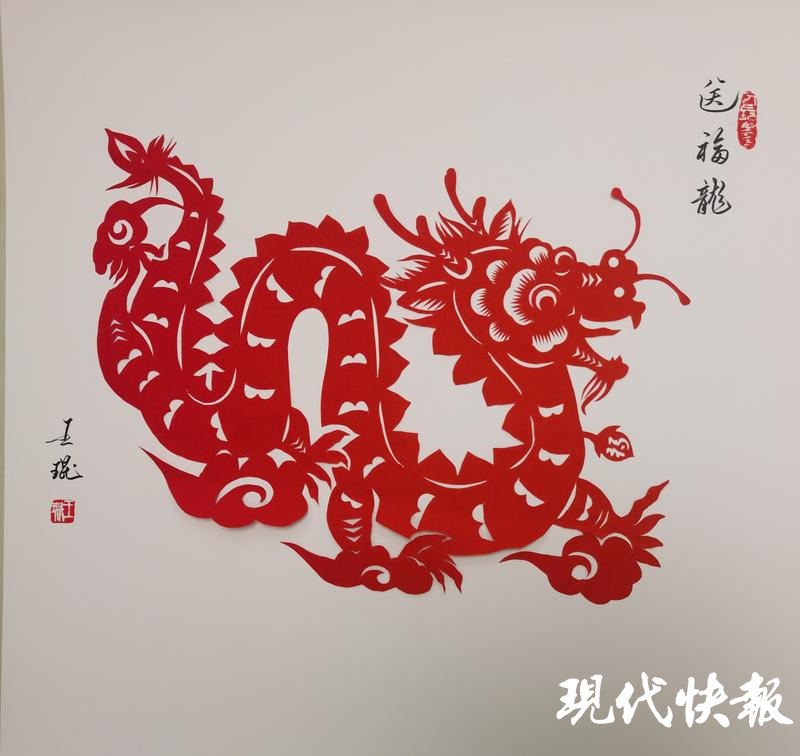 徐州姑娘着剪纸服装走秀江苏非遗获网友点赞(图8)