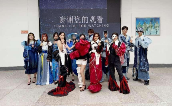 九游体育：艺术学院服装与服饰设计专业2024届毕业设计作品海选圆满落幕(图1)