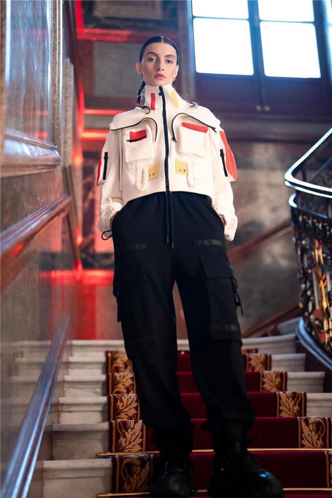 中国知名服装设计师丁洁携DMARTINAQUEEN闪耀巴黎(图5)