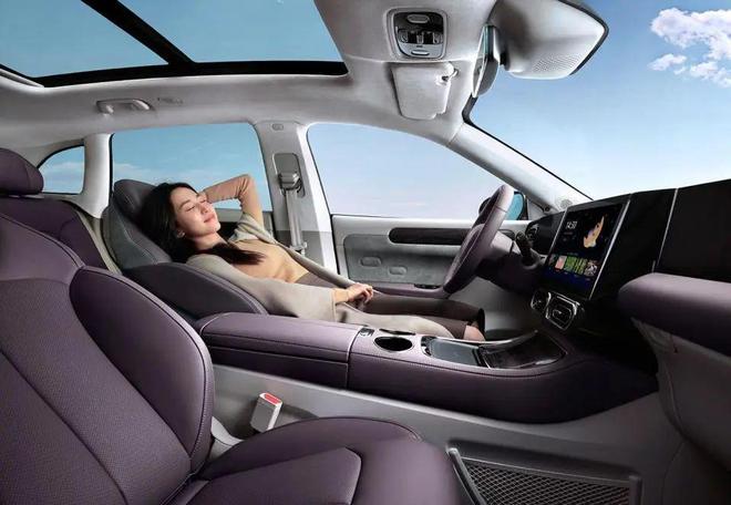 不足13万拿下西装暴徒入门高配一脚轰出544马力放弃比亚迪宋PRO(图1)