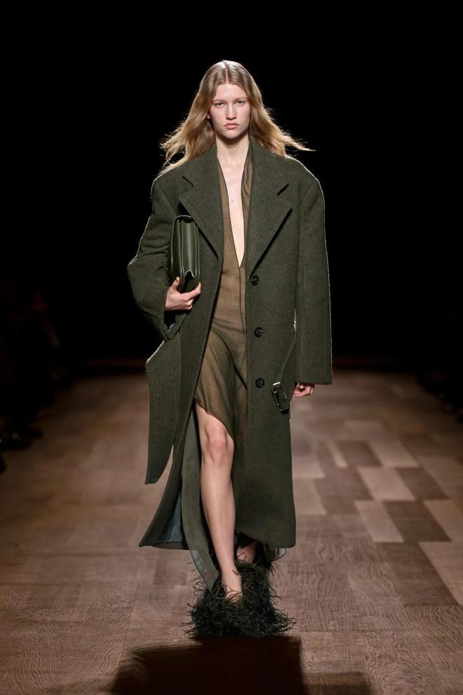 FERRAGAMO2024秋冬系列柔美沉稳(图4)