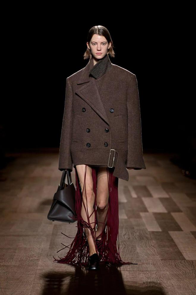 FERRAGAMO2024秋冬系列柔美沉稳(图18)